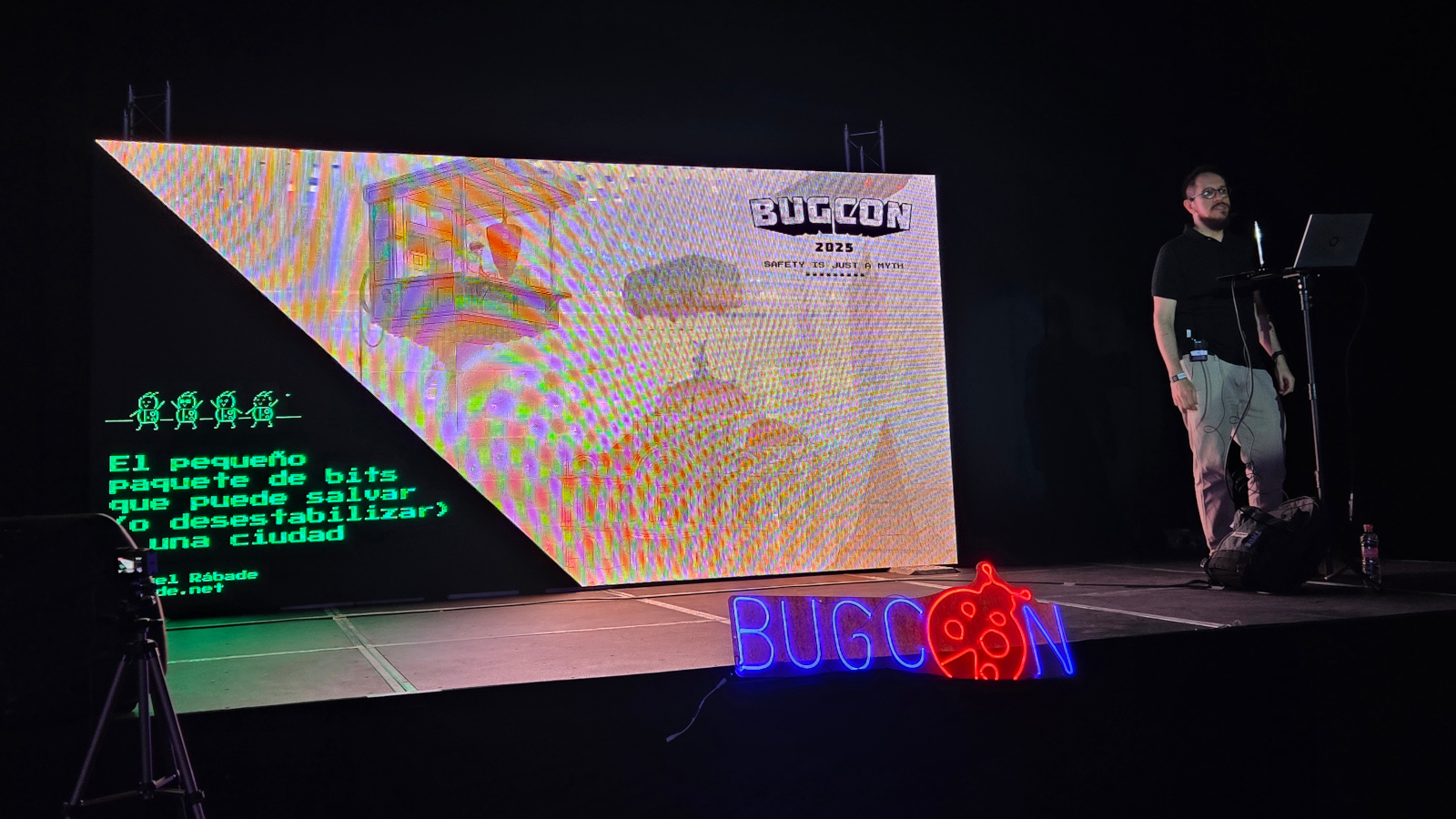 Presentación en el track principal